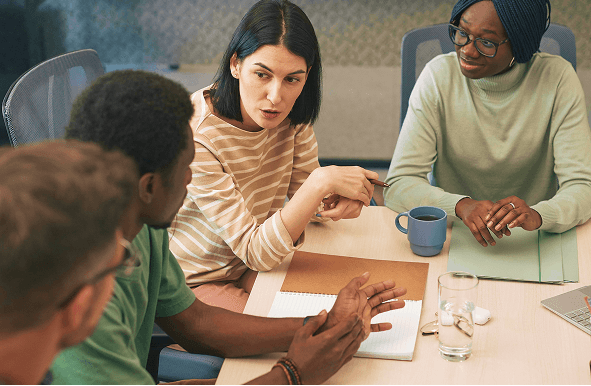 Equipe NewTech em reunião de planejamento contábil